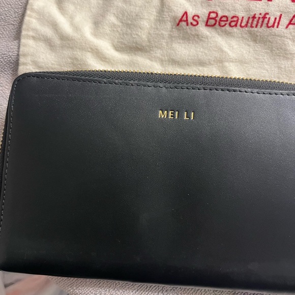 Mei Li NIP Mini Crossbody Handbag with Dust Cover - Picture 2 of 4